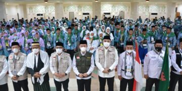 Ratusan Jemaah Calon Haji Asal Kabupaten Tangerang Dilepas Menuju Embarkasi Pondok Gede