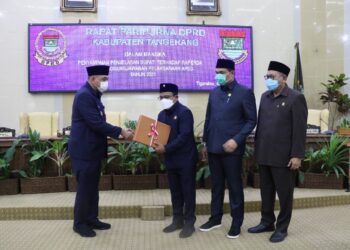 Bupati Tangerang Sampaikan Penjelasan Raperda Pertanggungjawaban Pelaksanaan APBD 2021