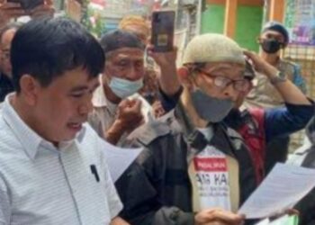 Mengaku Korban Investasi Batu Bara Jabal Nur, Kelompok Ini Bermubahalah di Depan Rumah Ustadz Yusuf Mansyur di Tangerang