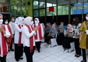 Iriana Joko Widodo dan Wury Ma’ruf Amin Tinjau Pelaksanaan Tes IVA di Kabupaten Tangerang