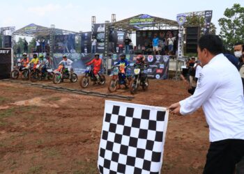 Ratusan Pebalap Ikuti Kejurda Grasstrack Seri 2 Banten di Jambe