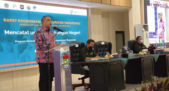 Bupati Tangerang Ahmad Zaki Iskandar ketika membuka acara Rakor pendataan awal Regsosek tahun 2022. FOTO: ISTIMEWA