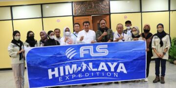 Sekda Kabupaten Tangerang Lepas Memet Taklukan Gunung Himalaya
