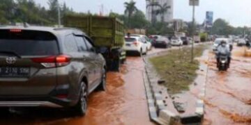 Respon Banjir di Depan Latinos  Rawa Buntu, Wali Kota Tangsel Tegur Pengembang BSD