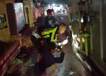 Motor vs Truk Adu Kebo di Serang, Pemotor Luka di Kepala Hingga Muntah Darah