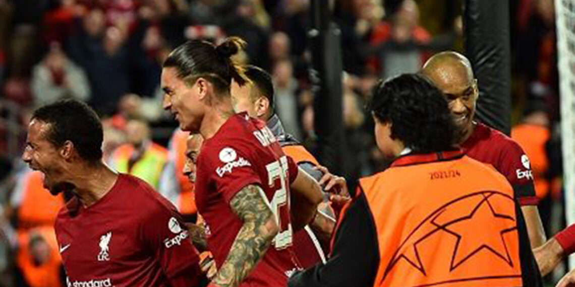 Pemain Liverpool Joel Matip berselebrasi usai mencetak gol ke gawang Ajax. FOTO: Twitter Liverpool FC