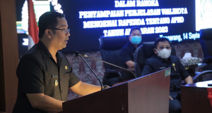 Wali Kota Tangerang Arief R Wismansyah menjelaskan penyusunan RAPBD Kota Tangerang Tahun 2023. FOTO: ISTIMEWA