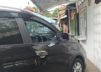 Kaca Mobil Dipecah, Uang Ratusan Juta Dalam Plastik Digasak Maling di Pamulang