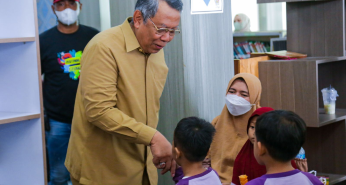 Wali Kota Tangerang Selatan Benyamin Davnie membuka langsung kegiatan yang diselenggarakan di Gedung Perpustakaan dan Kearsipan ini, Senin (24/10/2022).