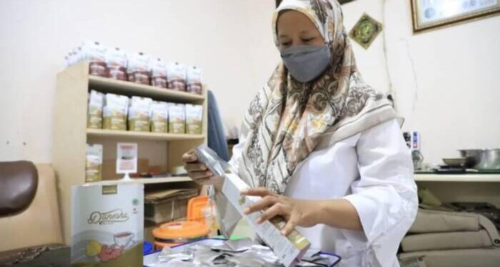 Kota Tangerang fasilitasi uji lab gratis bagi UKM di daerahnya. Upaya itu dilakukan Pemerintah Kota dalam rangka pemulihan perekonomian masyarakat pasca pandemi Covid-19.