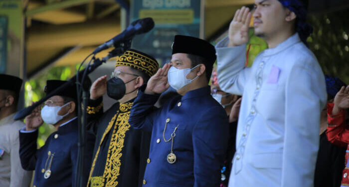 Wali Kota Tangerang Arief R Wismansyah menghadiri upacara peringatan Hari Sumpah Pemuda di Alun Alun Kota Tangerang, Jumat (28/10/2022).