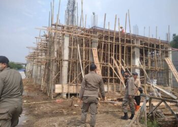 Satpol PP Tangerang Selatan Stop Sementara Pembangunan Gedung SMK Negeri di Serpong