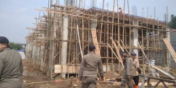 Satpol PP Tangerang Selatan Stop Sementara Pembangunan Gedung SMK Negeri di Serpong