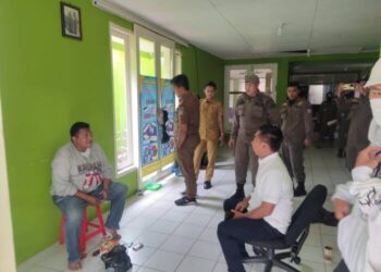 Diduga Jadi Tempat Prostitusi, Satu Rumah di Pamulang Digerebek Satpol PP, 9 Wanita Diduga PSK dan 6 Pria Diciduk