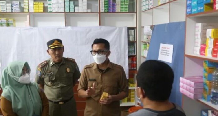 Wakil Bupati Pandeglang Tanto Warsono Arban, Sidak apotik dan fasilitas kesehatan.