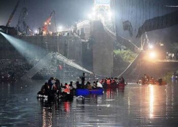 Jembatan Ambruk di India, 120 Orang Dikabarkan Tewas