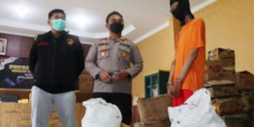 Pria di Tangerang Nekat Jual Kopi Sachet Kadaluarsa ke Warung