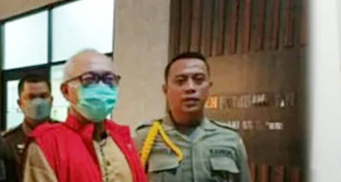 Mantan Kepala ATR/BPN Kabupaten Lebak inisial AM ditetapkan sebagai tersangka duaan suap atas kasus pengurusan tanah di Kabupaten Lebak Banten.