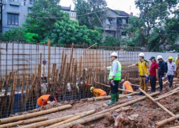 Turap Puri Bintaro Indah Dibangun, Pilar Tinjau Lokasi
