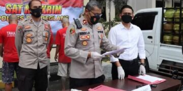 Suntik Tabung Gas Elpiji Raup Untung Rp 5 Juta Perhari, Polres Pandeglang Ringkus Empat Pelaku