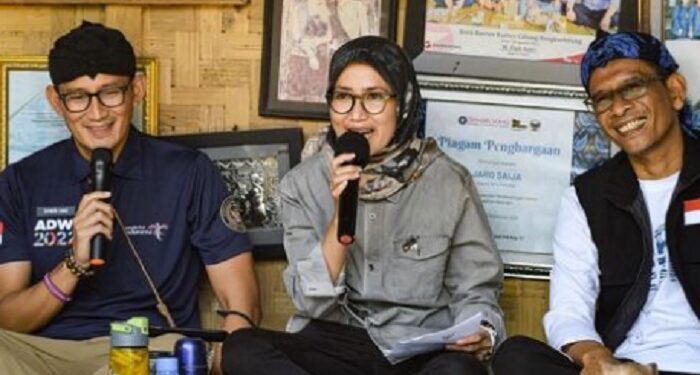 Menteri Pariwisata dan Ekonomi Kreatif Sandiaga Salahuddin Uno beserta jajarannya mengunjungi Desa Wisata Saba Budaya Baduy Kecamatan Leuwidamar untuk melakukan penilaian lapangan, Sabtu (15/10/2022).