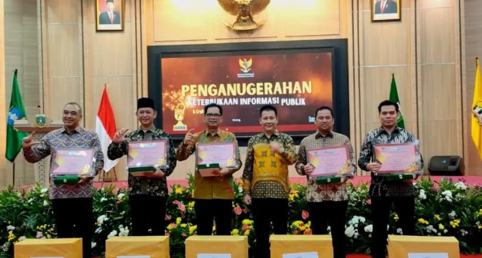 Pemkot Tangsel Raih Penghargaan Badan Publik Informatif 2022