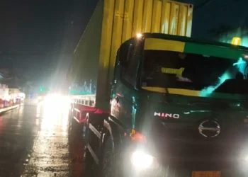 Truk Trailer Tabrak Pengendara Motor Hingga Tewas di Tangerang
