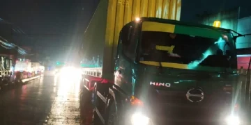 Truk Trailer Tabrak Pengendara Motor Hingga Tewas di Tangerang