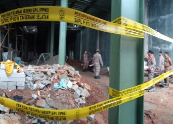 Satpol PP Tangsel Segel Bangunan Pabrik Masker di Pondok Aren