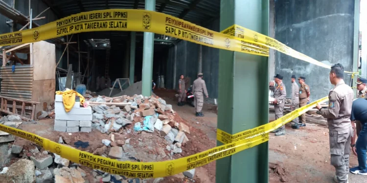 Satpol PP Tangsel Segel Bangunan Pabrik Masker di Pondok Aren