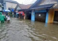 2.885 Warga Pasar Kemis Kebanjiran Akibat Tanggul Jebol