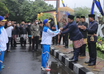 Kirab Api Menyala Tandai Mulainya Porprov VI Banten di Kota Tangerang