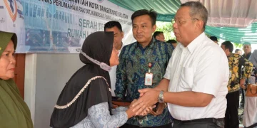 Warga Setu Bahagia Dapat Program Bedah Rumah