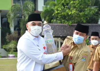 Kabupaten Tangerang Juara Umum MTQ Banten Zaki Iskandar Berikan Bonus Kepada Kafilah