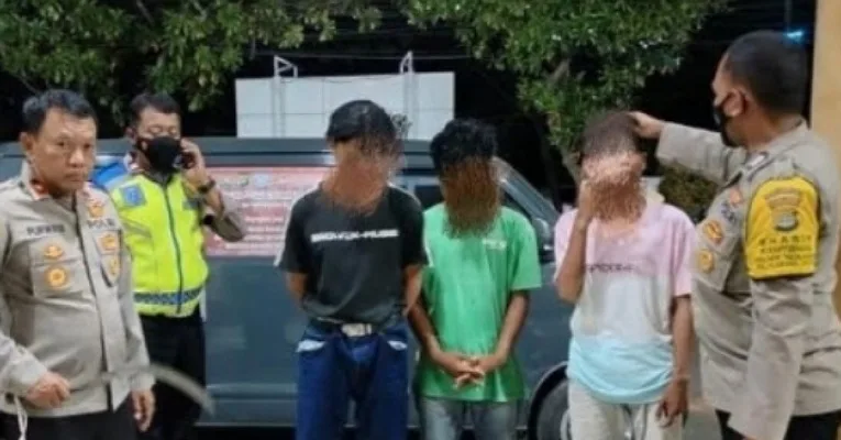 Tiga Remaja Bawa Sajam Keciduk Mau Tawuran di Tangerang