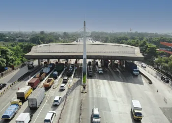 Sejuta Kendaraan Melintas di Ruas Tol Tangerang-Merak