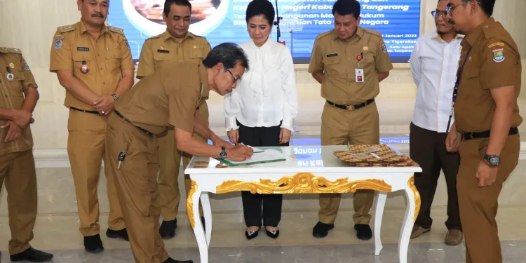 Kajari dan Pemerintah Desa Se-Kabupaten Tangerang Tandatangani Kesepakatan Bersama Penanganan Masalah Hukum