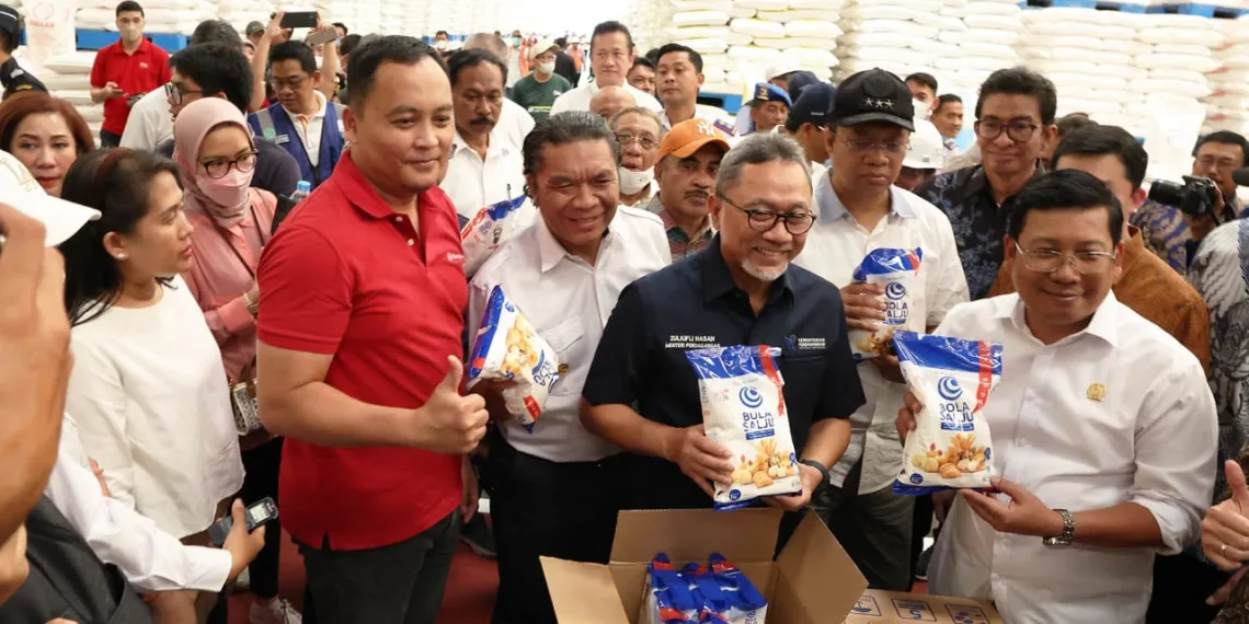Mendag Zulkifli Hasan Tinjau Komoditas Strategis di Cilegon Banten