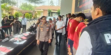 Polres Tangsel Tangkap Tujuh Suporter Persita Tersangka Pelemparan Bus Pemain Persis Solo di Tangerang