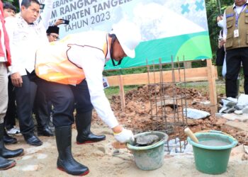 Sekda Maesyal Rasyid Letakan Baru Pertama Monumen Relawan Covid-19 di Solear