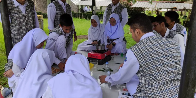 Siswa SMAN Cahaya Madani Banten Boarding School Raih Prestasi Tingkat Internasional dan Nasional