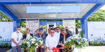 MenPAN RB Resmikan SPKLU Pertama di Kota Serang
