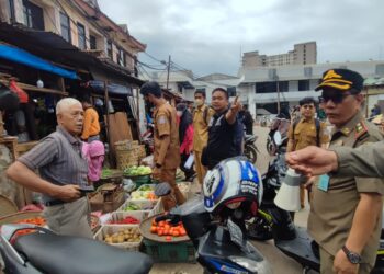 Buka Lapak di Area Terlarang, 269 PKL Pasar Ciputat Kena Sanksi Tipiring