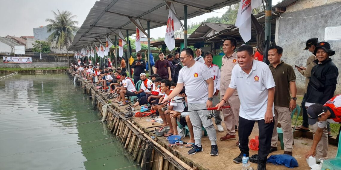 Ratusan Kader dan Loyalis Partai Gerindra Mancing Bareng di Pamulang