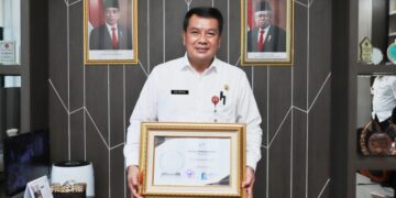 Sekda Kabupaten Tangerang Terima Penghargaan Askompsi Digital Leadership Government Awards 2022