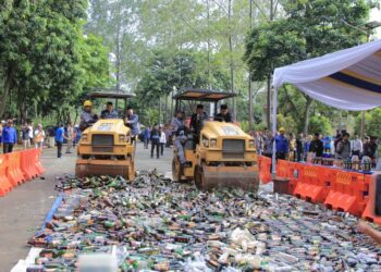 Pemkot Tangerang Musnahkan 4.664 Botol Miras Berbagai Merek