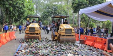 Pemkot Tangerang Musnahkan 4.664 Botol Miras Berbagai Merek