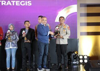 Bapenda Kabupaten Tangerang Beri Pak Jaka Digital Award 2023 Kepada Wajib Pajak