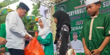 300 Anak Yatim dan Dhuafa di Curug Tangerang Terima Santunan