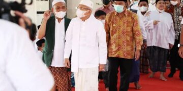 Wapres KH Ma’ruf Amin Salat Jumat Pertama Ramadan di Masjid Agung Penata Kabupaten Serang